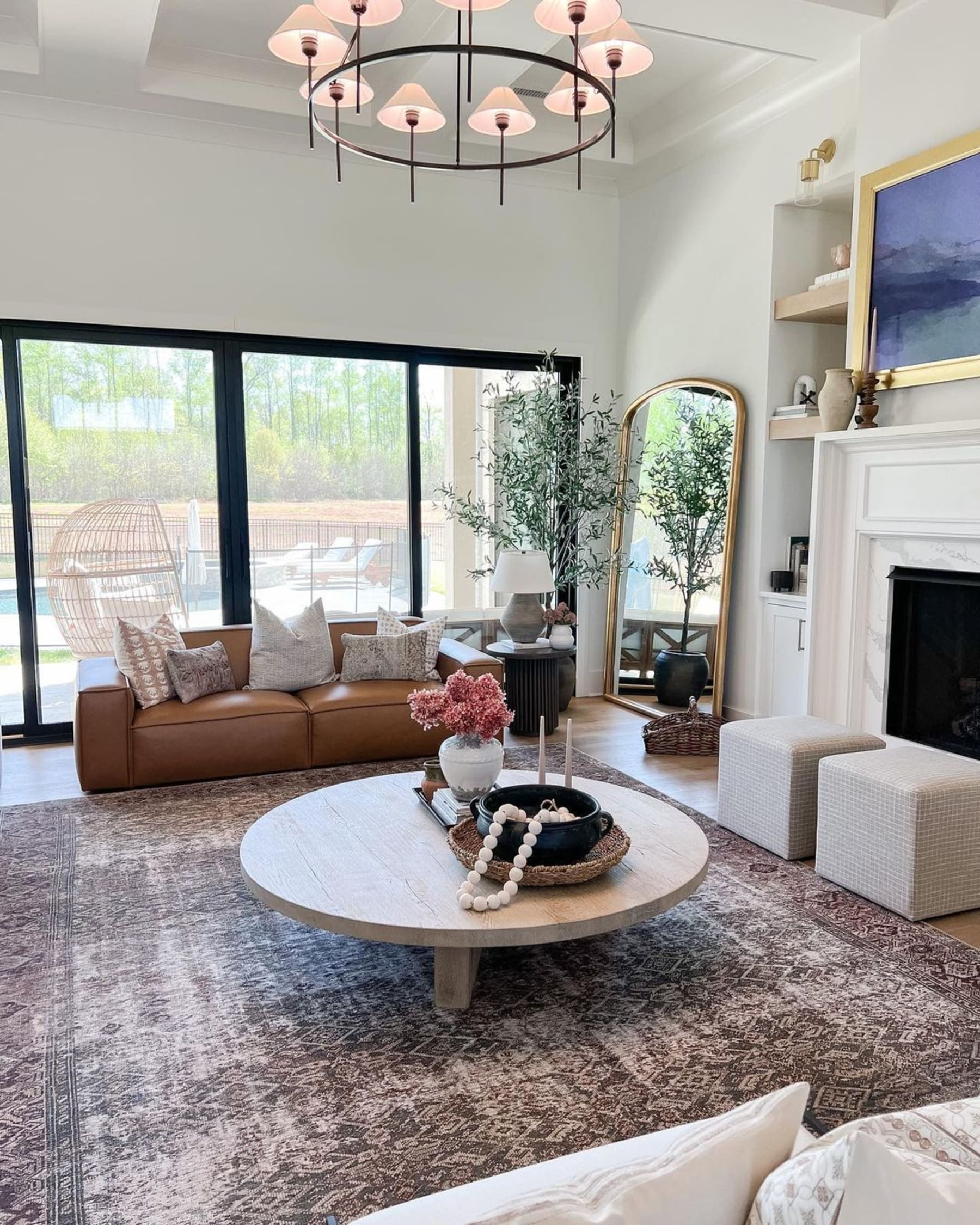 How to Decorate Around Brown Leather Sofas | Castlery US